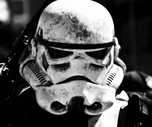 stormtrooper-helmet-replica