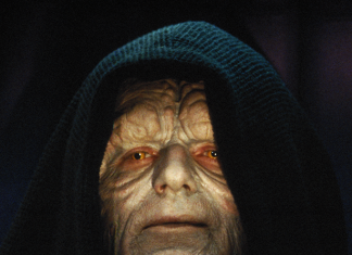 FIRST LOOK AT PALPATINE IN ‘THE RISE OF SKYWALKER’ COMES FROM EXCLUSIVE GLASS ART Fan's Choice Figure