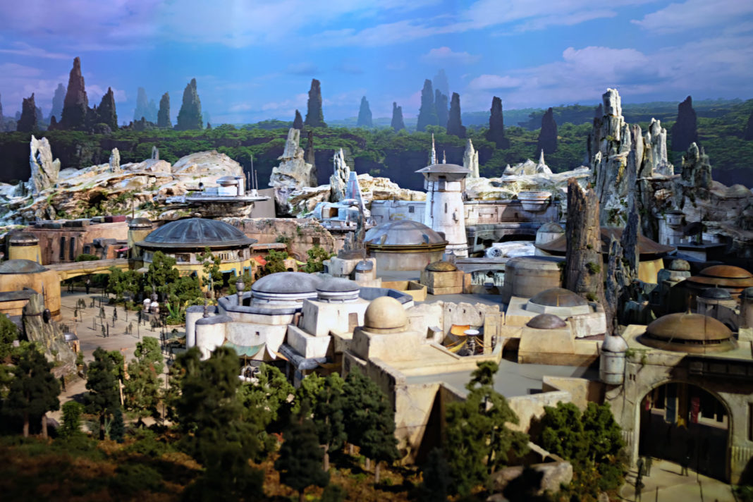 Star Wars Galaxy's Edge Model