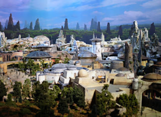 Star Wars Galaxy's Edge Model