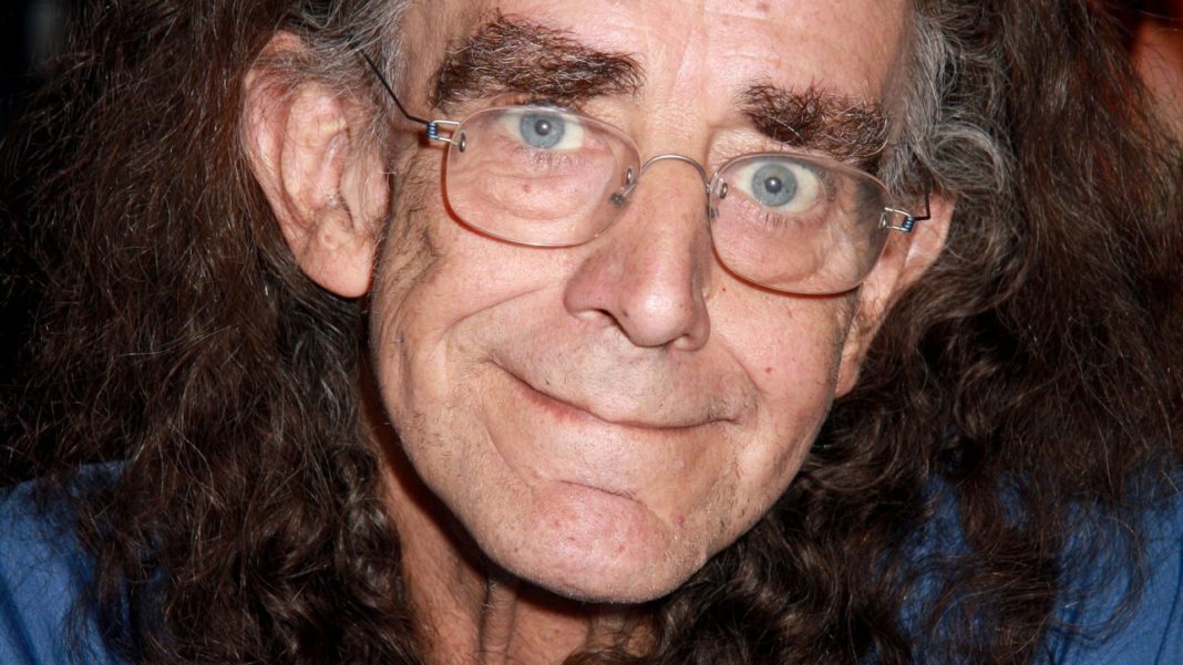 PETER MAYHEW PASSES AT 74