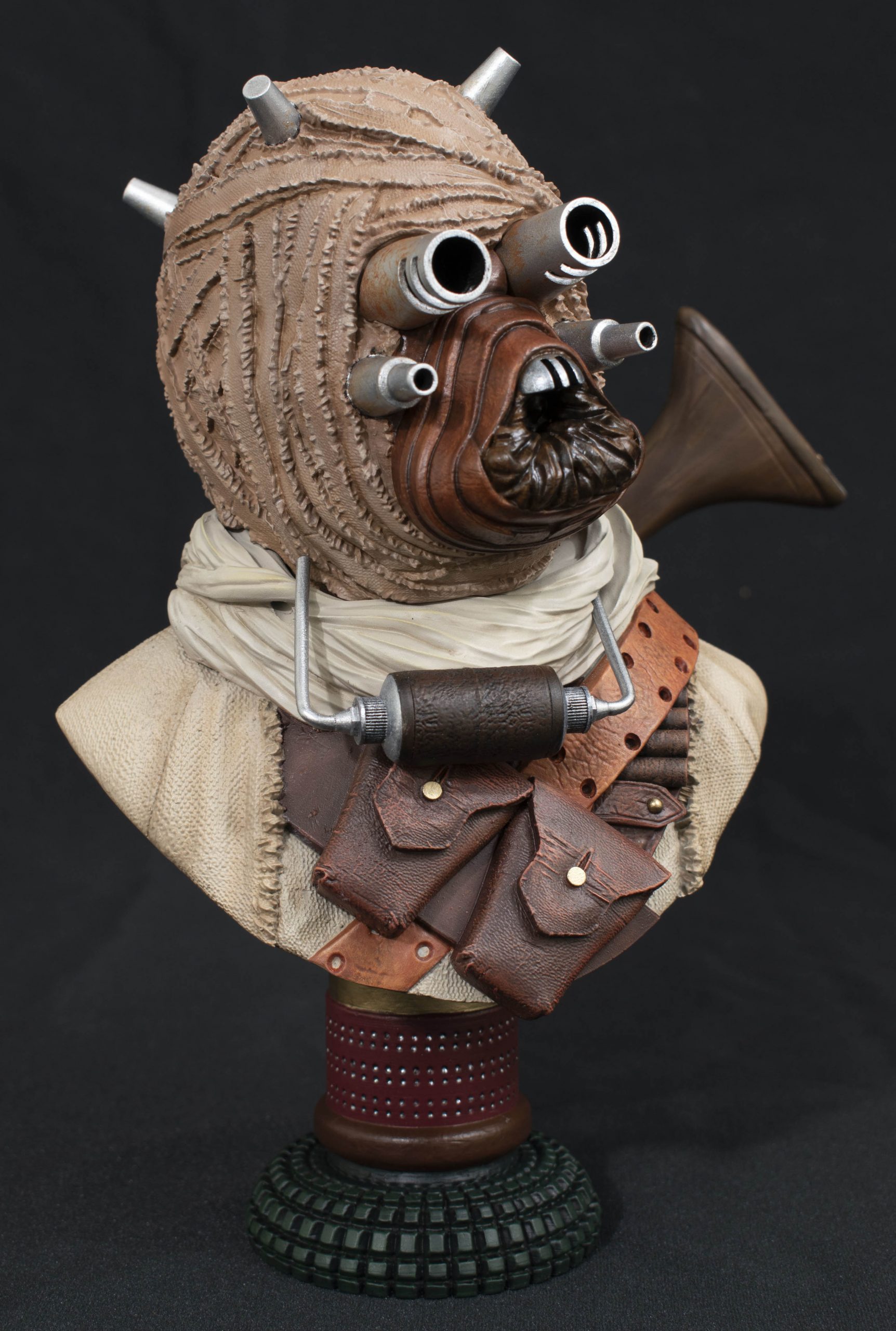 STAR WARS LEGENDS IN 3D A NEW HOPE TUSKEN RAIDER 1/2 SCALE BUST