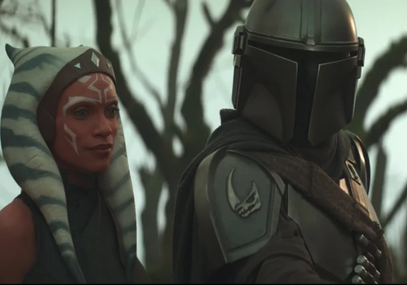 Ahsoka Tano and Din Djarin standing together, illustrating the original The Mandalorian Season 4 Ahsoka Season 2 connection planned by Jon Favreau.